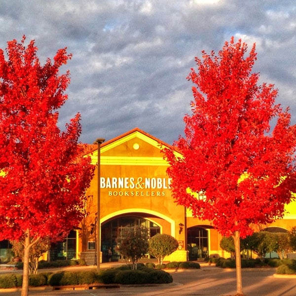 Barnes Noble Bookstore In Renaissance At Colony Park