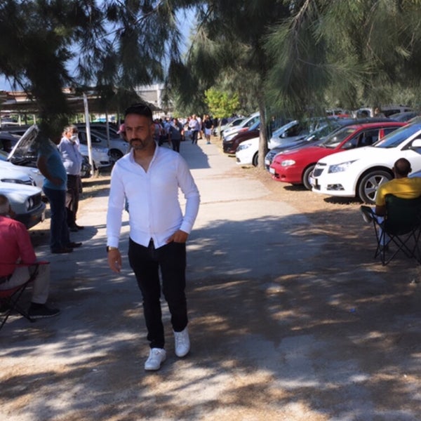 Kemalpaşa Oto Pazarı  . İzmir�de Ikinci El Otomobil Pazarında Hareketlilik.