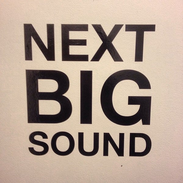 Foto tirada no(a) Next Big Sound por Jesse T. em 10/16/2013