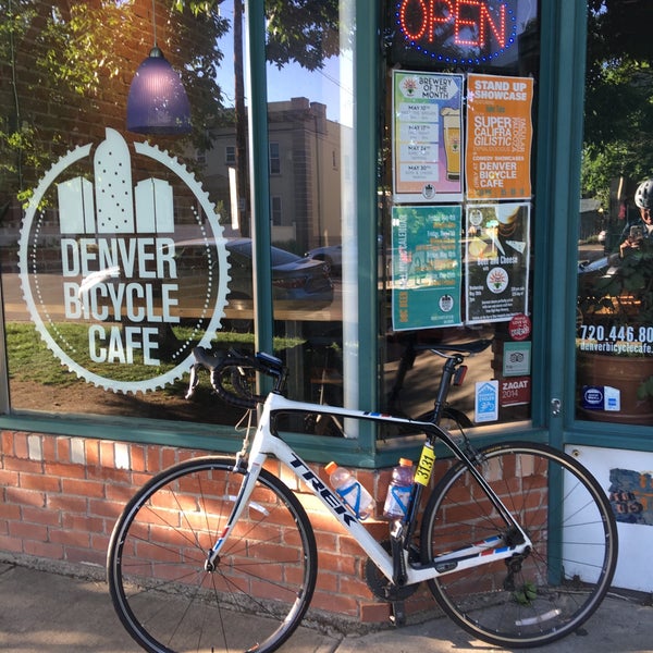 Foto tomada en Denver Bicycle Cafe  por Tim J. el 5/26/2018