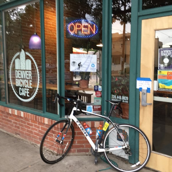 Снимок сделан в Denver Bicycle Cafe пользователем Tim J. 7/15/2017