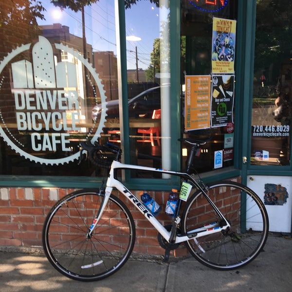 Foto diambil di Denver Bicycle Cafe oleh Tim J. pada 6/5/2018