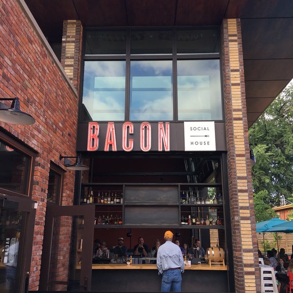 6/30/2018 tarihinde Tim J.ziyaretçi tarafından Bacon Social House'de çekilen fotoğraf