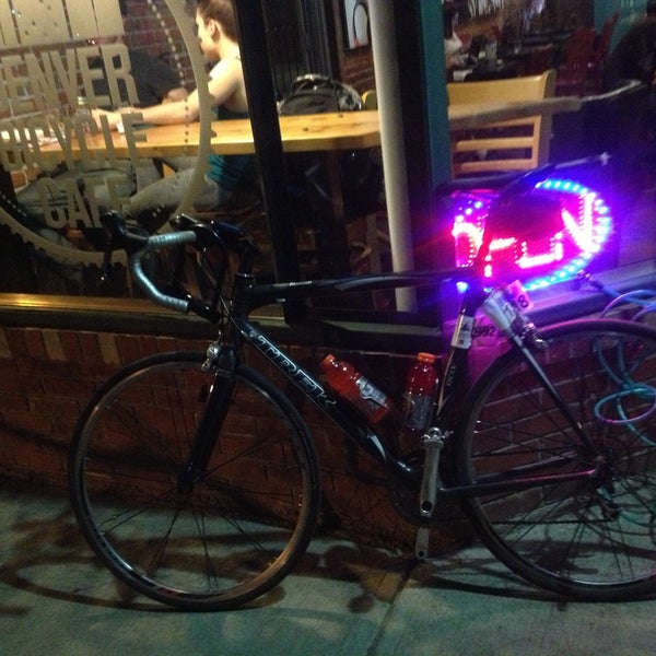 5/14/2013にTim J.がDenver Bicycle Cafeで撮った写真