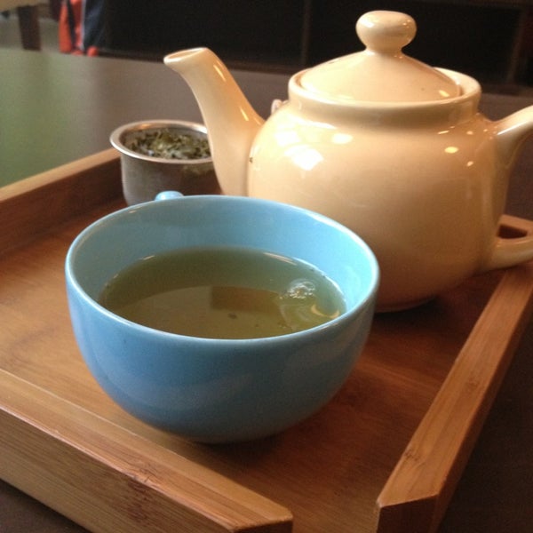 3/19/2013 tarihinde Andrea M.ziyaretçi tarafından Salon de thé CHAI tea lounge'de çekilen fotoğraf