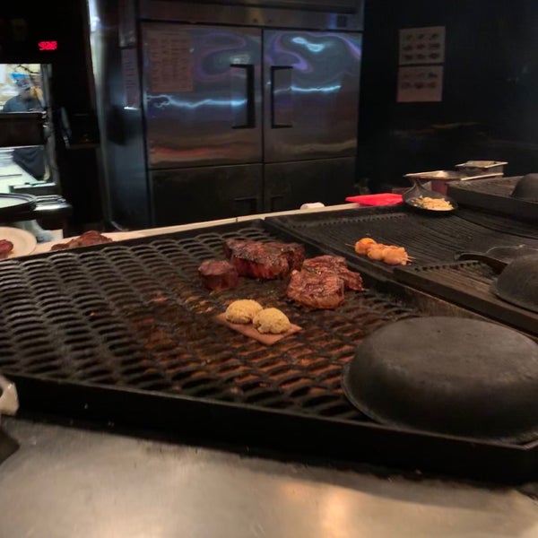 Das Foto wurde bei Charley&#39;s Steak House von Tommy ⚡ R. am 11/12/2018 aufgenommen