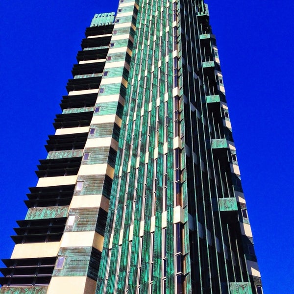 6/14/2014 tarihinde Ron R.ziyaretçi tarafından Price Tower'de çekilen fotoğraf