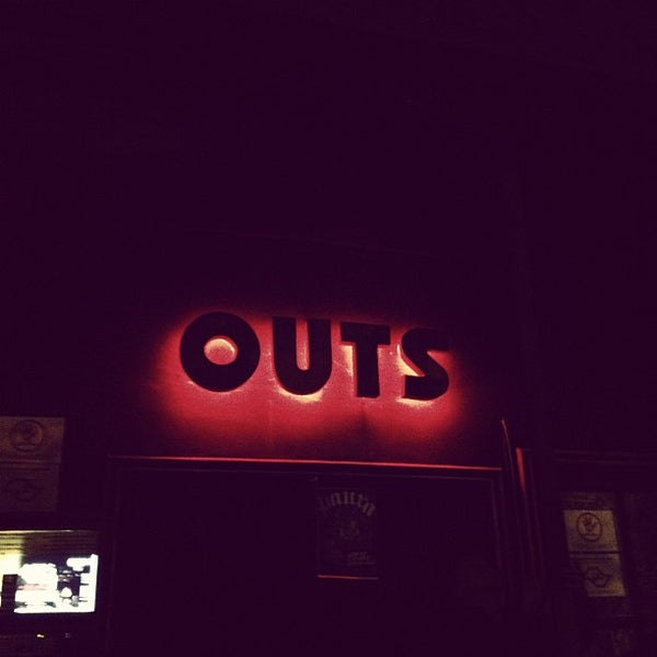 Photo prise au Clube Outs par William A. le9/16/2012