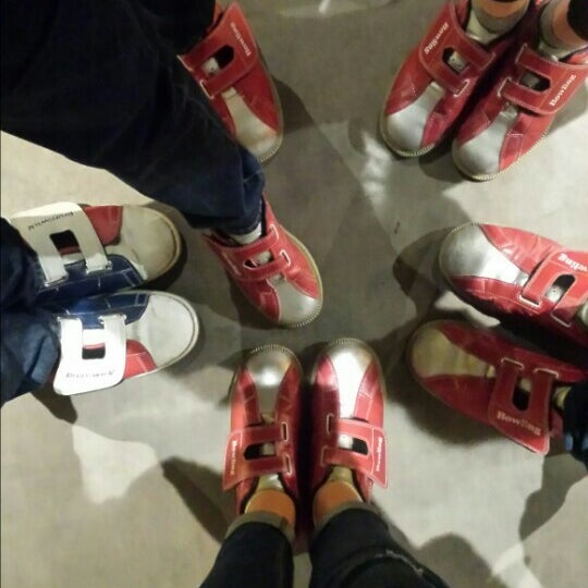Photo taken at Bowling Themis by Gemma Y. on 1/8/2017
