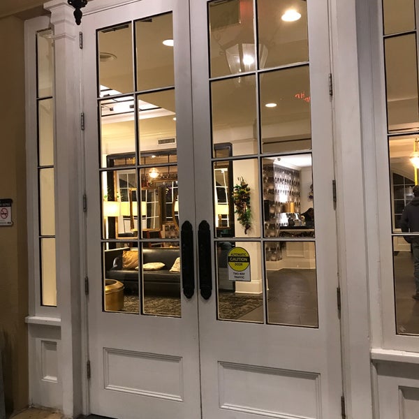 Das Foto wurde bei Chateau LeMoyne - French Quarter, A Holiday Inn Hotel von Jodi D. am 1/26/2018 aufgenommen