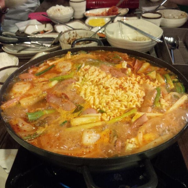 Foto diambil di Song Cook&#39;s Authentic Korean Restaurant oleh Gerry pada 8/11/2013