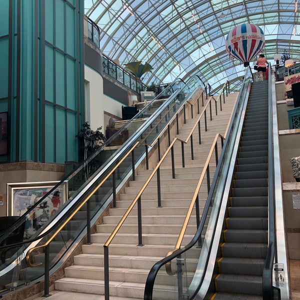 Bob’s Discount Furniture and Mattress Store Brandywine Town Center