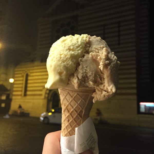 Vanilla ice cream was very reach in flavour, extremely tasty, nocciola also very good but i wouldn't call it the best ice cream in Rome. Still better than Oldbrige next to the Vatican
