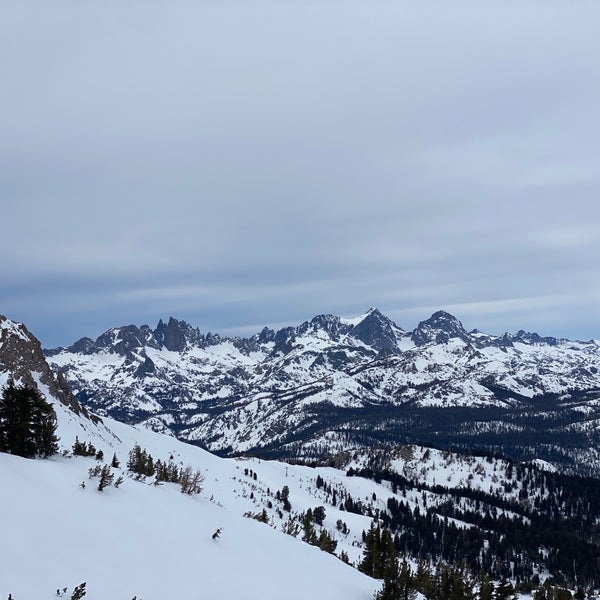 1/15/2022 tarihinde Ben 💯 B.ziyaretçi tarafından Mammoth Mountain Ski Resort'de çekilen fotoğraf