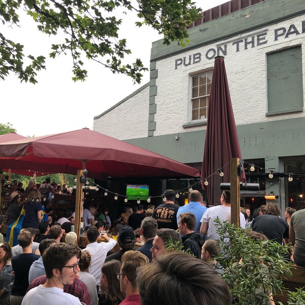 Foto tirada no(a) Pub on the Park por Ben 💯 B. em 6/23/2018
