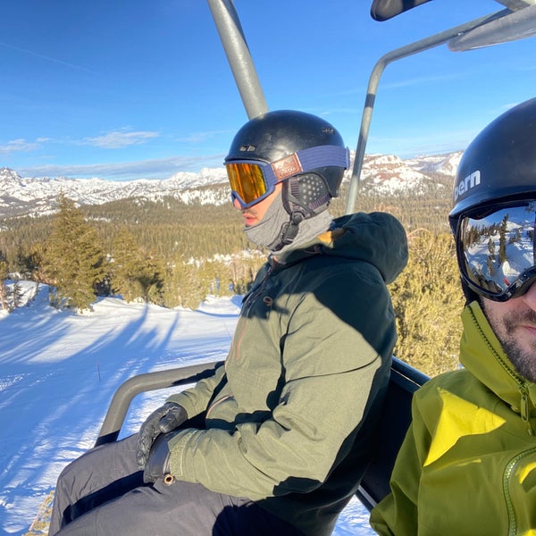 1/16/2022 tarihinde Ben 💯 B.ziyaretçi tarafından Mammoth Mountain Ski Resort'de çekilen fotoğraf