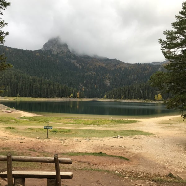 Crno jezero весной