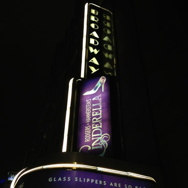 3/2/2013 tarihinde C M.ziyaretçi tarafından Cinderella on Broadway'de çekilen fotoğraf