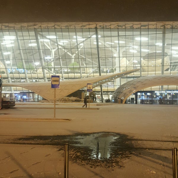 Foto scattata a Heydar Aliyev International Airport (GYD) da Eren T. il 2/1/2017