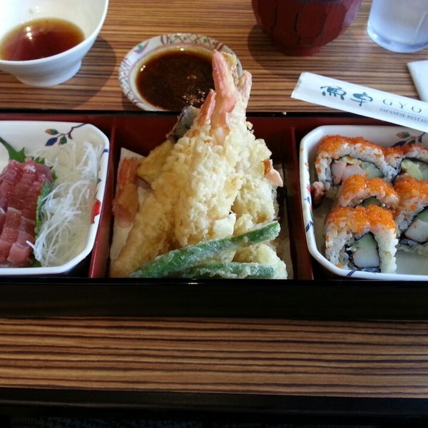 Das Foto wurde bei Gyotaku Japanese Restaurant - King Street von Chai D. am 3/29/2013 aufgenommen