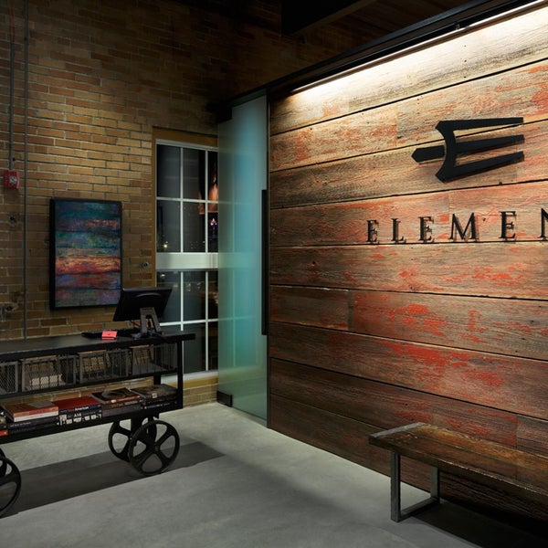 Foto tomada en Element  por Element Restaurant and Lounge el 11/27/2014