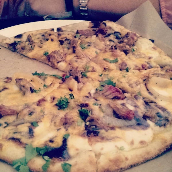 Foto tirada no(a) Pizza Snob por Ricky C. em 8/9/2015
