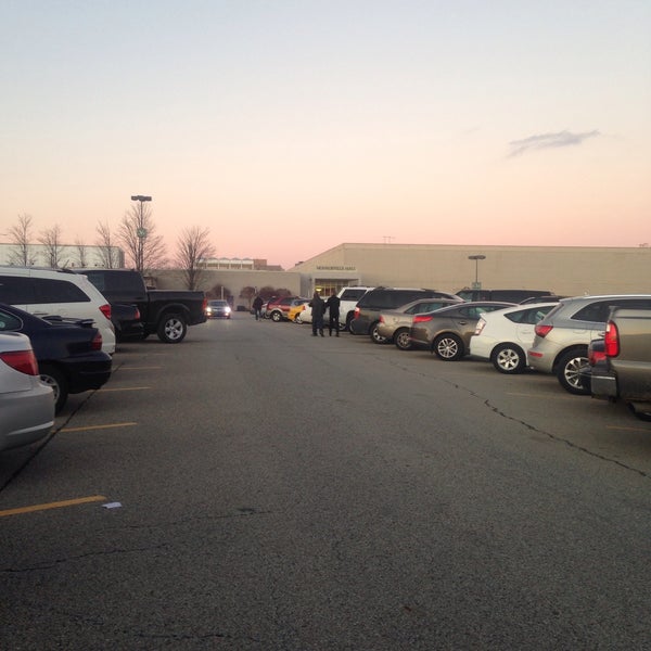 Photo taken at Monroeville Mall by Bill G. on 12/19/2015