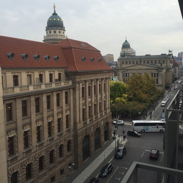 10/9/2015 tarihinde 😇😈Юлия А.ziyaretçi tarafından Regent Berlin'de çekilen fotoğraf