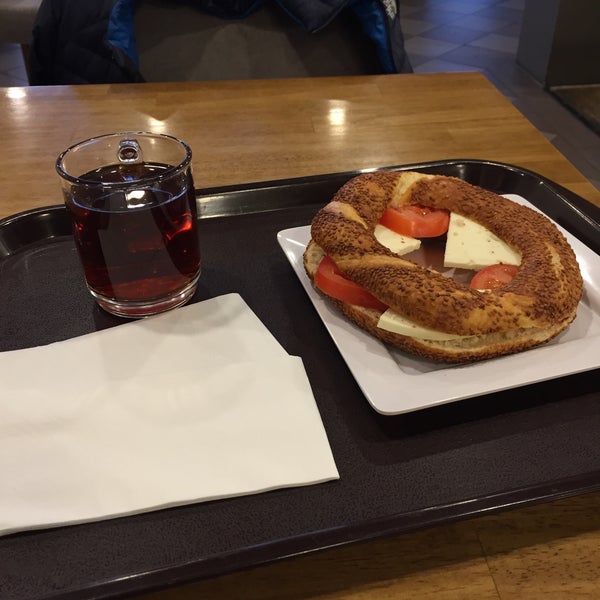 Photo taken at Simit Café by Serdar Ç. on 11/9/2015
