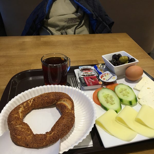 Photo taken at Simit Café by Serdar Ç. on 1/13/2016
