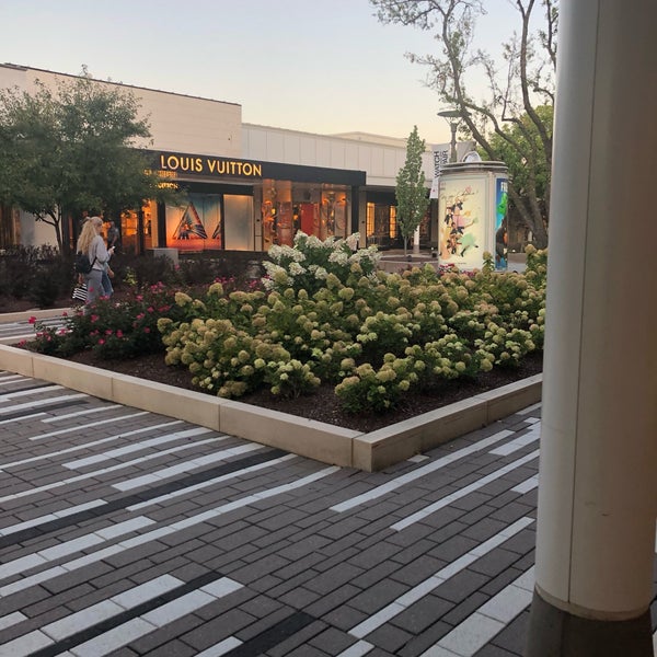 Louis Vuitton Chicago Oakbrook Center store, United States