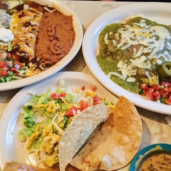 Photo taken at Chuy&#39;s Tex-Mex by R M. on 10/29/2018