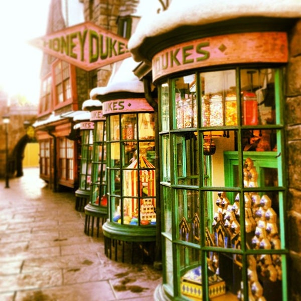 Honeydukes Candy Store