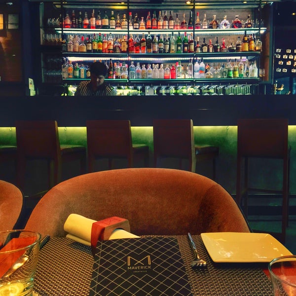 Foto diambil di Le Maverick Restaurant &amp; Bar oleh Thissadee T. pada 5/28/2015