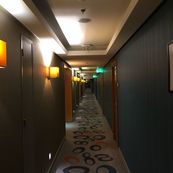 Das Foto wurde bei Sheraton Bucharest Hotel von E F. am 11/14/2018 aufgenommen