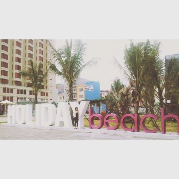 12/14/2013 tarihinde Cánh Cụt Ngũnziyaretçi tarafından Holiday Beach Hotel Danang Hotel &amp; Resort'de çekilen fotoğraf