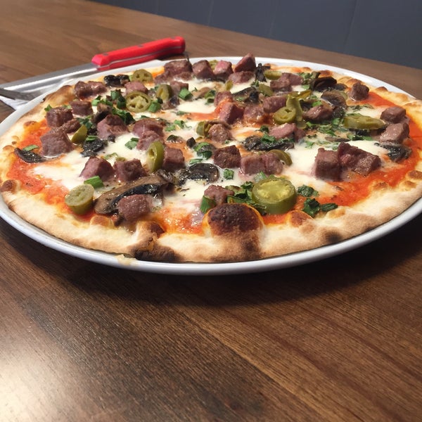 Foto scattata a Doritali Pizza da Uğur Ö. il 3/27/2017
