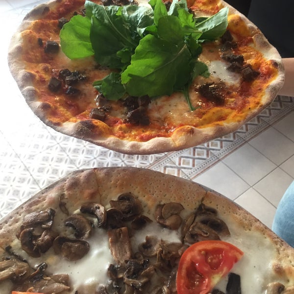 Foto scattata a Doritali Pizza da Uğur Ö. il 6/29/2017