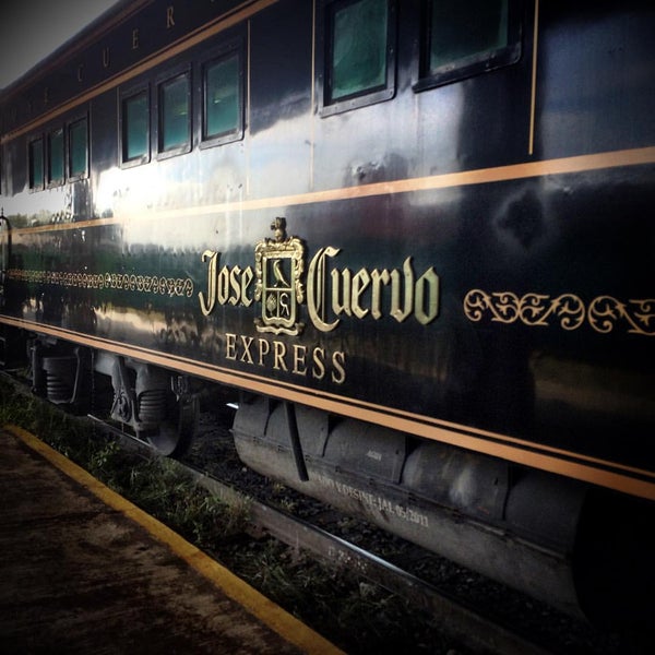 Foto scattata a Jose Cuervo Express da Hto V. il 10/4/2015