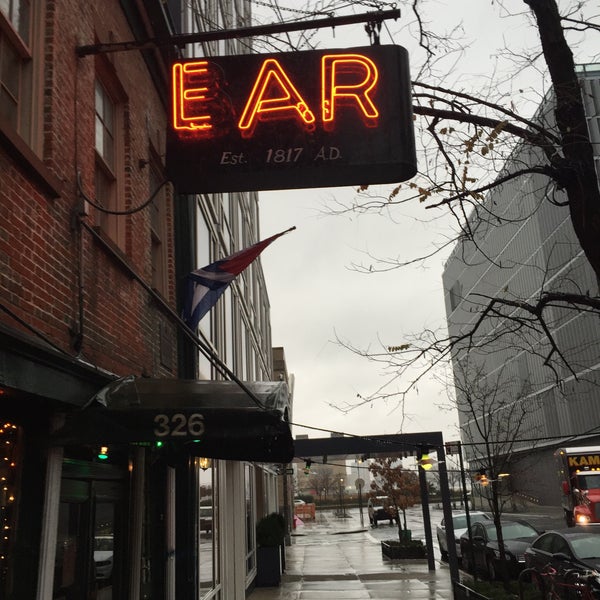 รูปภาพถ่ายที่ Ear Inn โดย Paul K. เมื่อ 12/17/2015
