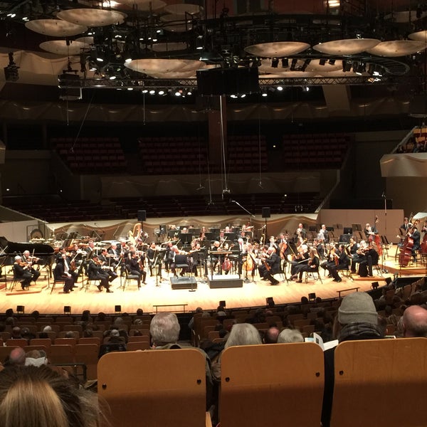 Foto tirada no(a) Boettcher Concert Hall por Richard em 3/3/2019