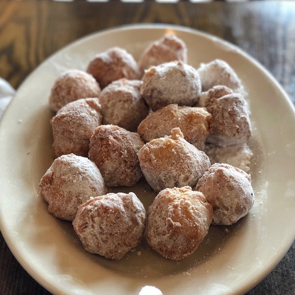 Delizia Pizza Italian Restaurant in Dover