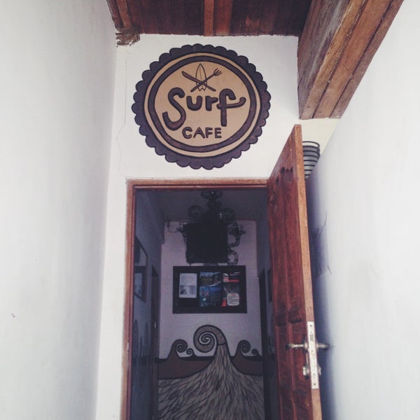 Photo taken at Endless Summer &amp; Surf Cafè by Tanti F. on 10/16/2015
