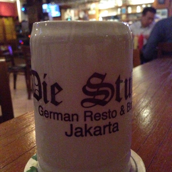6/29/2015 tarihinde Tanti F.ziyaretçi tarafından Die Stube German Bar &amp; Resto'de çekilen fotoğraf