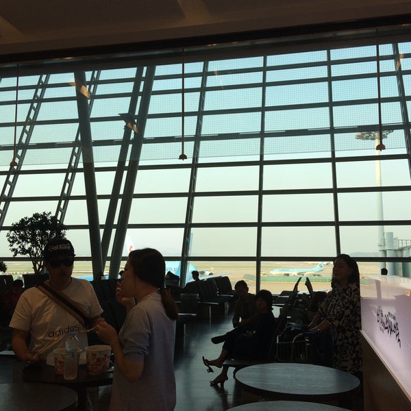Foto tirada no(a) Aeroporto Internacional de Incheon (ICN) por Pit&#39;cha J. em 5/29/2016