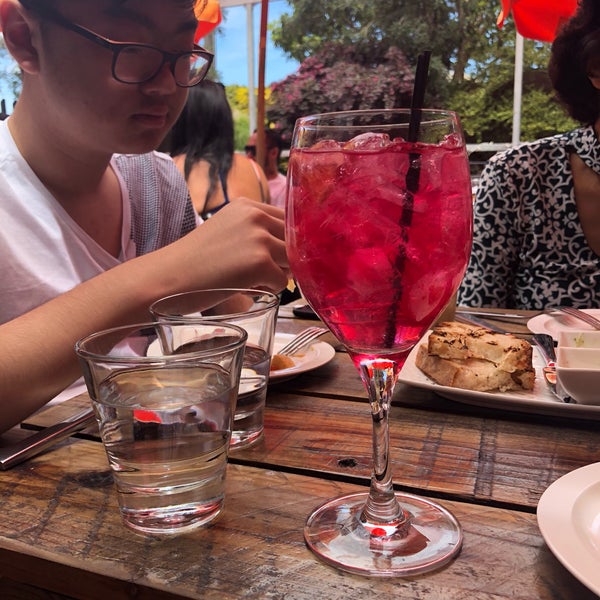 7/7/2018 tarihinde Loan P.ziyaretçi tarafından Skool Restaurant'de çekilen fotoğraf