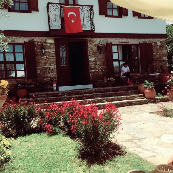 Photo taken at Güllü Konakları by Meliha K. on 5/29/2016