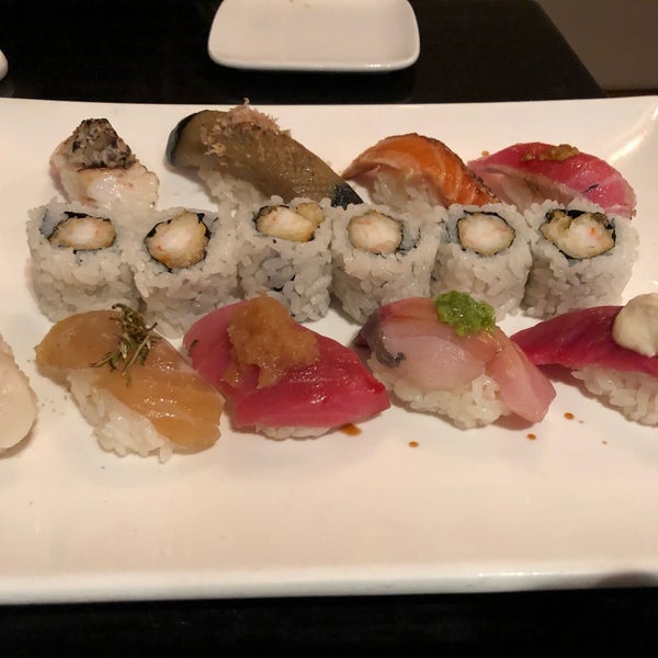 Foto tirada no(a) Sushi of Gari 46 por Marcio Hiroaki K. em 11/25/2018