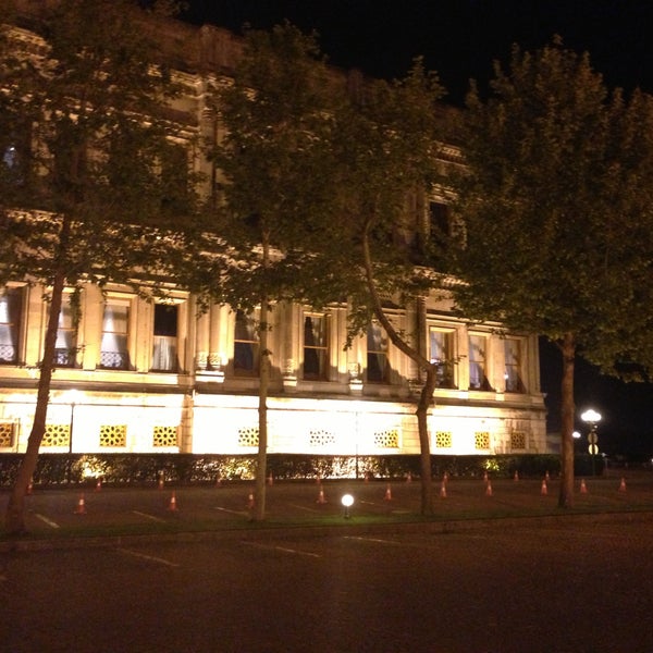 Photo taken at Çırağan Palace Kempinski Istanbul by Murat L. on 5/12/2013
