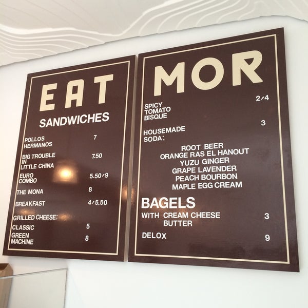 Foto tirada no(a) Morris Sandwich Shop por Rebecca C. em 1/11/2015